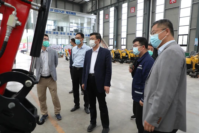 Warmly welcome the leaders of Jining Economic Development Zone to visit React Machinery for investigation and research