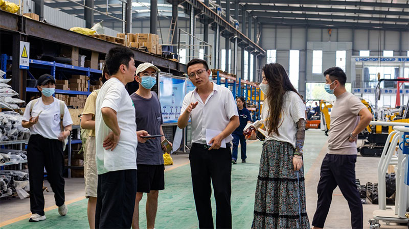 Well-known media visited Shandong React Machinery Co., Ltd.   for exclusive interviews and reports